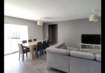 Séjour - Salon- Accès chambres