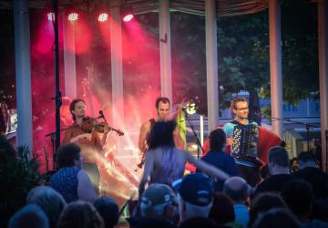 Concert au kiosque de Tram des Balkans 